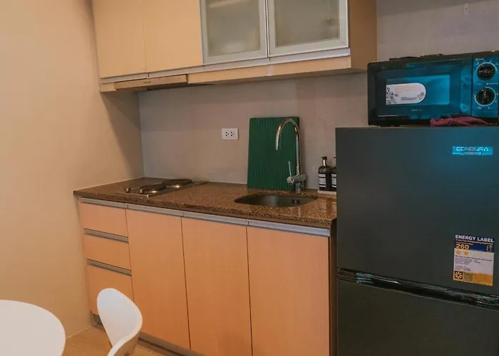 Cozy Eastwood W Pool Access, 65inch Tv And Wifi Manila