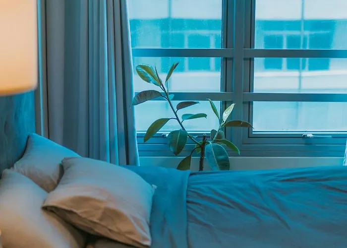 Cozy Eastwood W Pool Access, 65inch Tv And Wifi