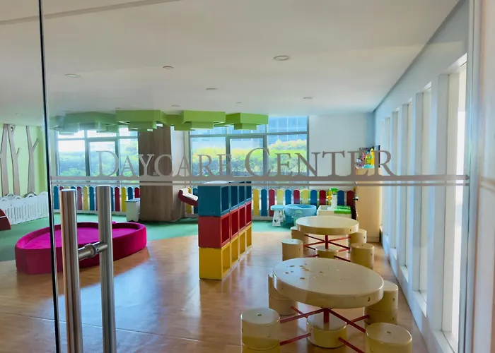 Cozy Eastwood W Pool Access, 65inch Tv And Wifi Manila