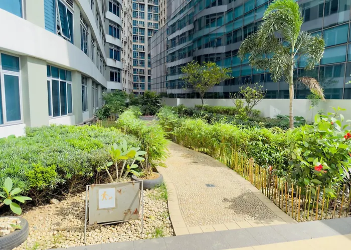 Cozy Eastwood W Pool Access, 65inch Tv And Wifi