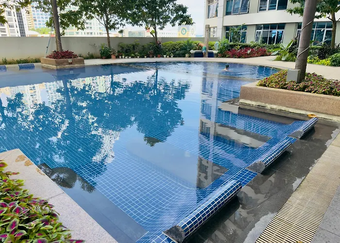 Cozy Eastwood W Pool Access, 65inch Tv And Wifi * Manila